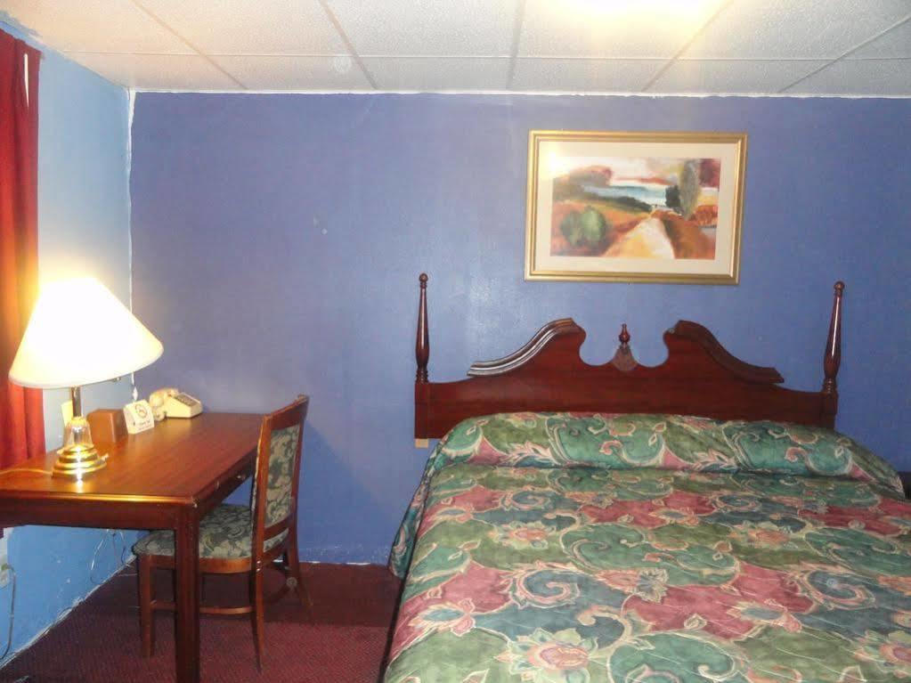 Motel Budget Host *